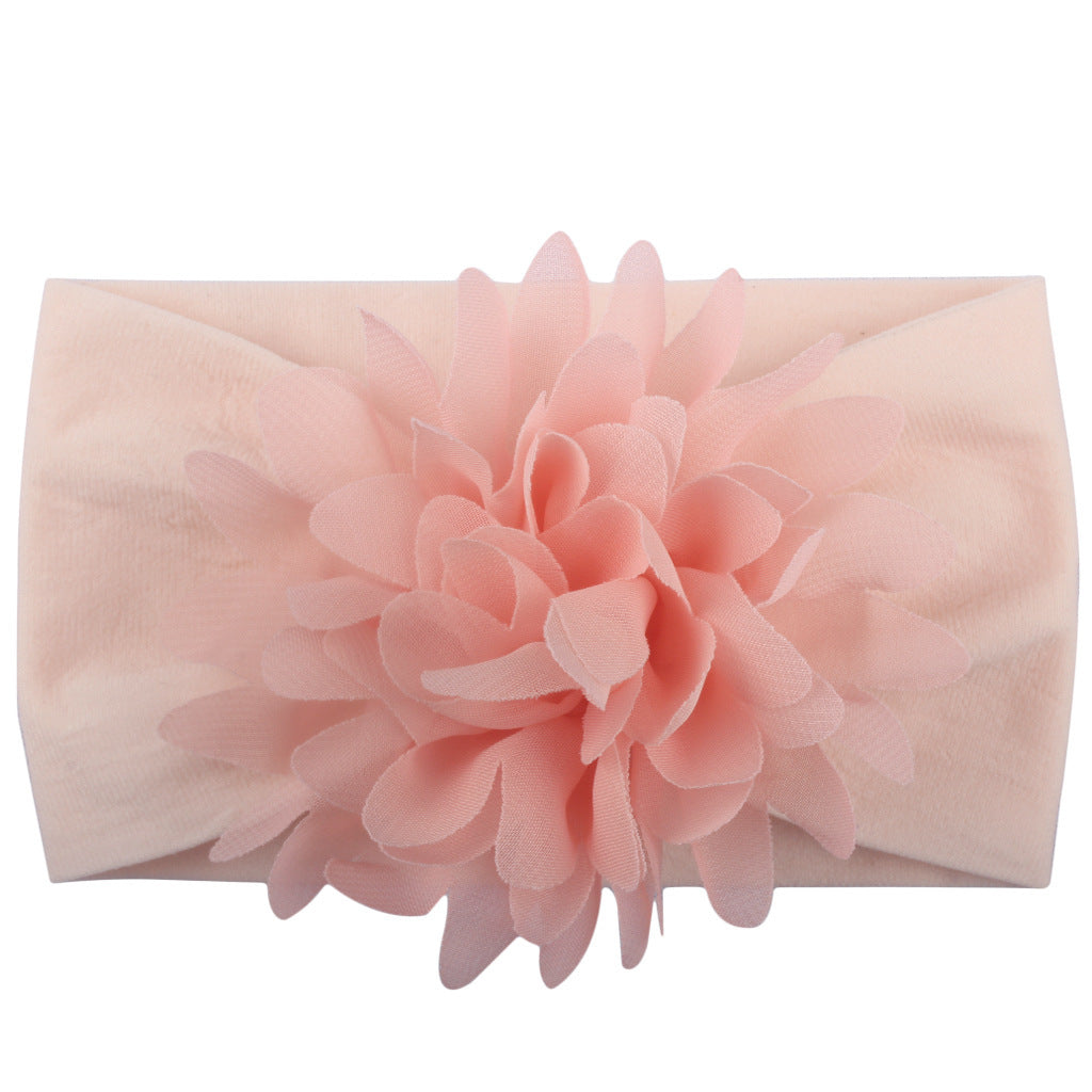 Get ready to add some cuteness to any outfit with our adorable flower headband, perfect for both playtime and special events!