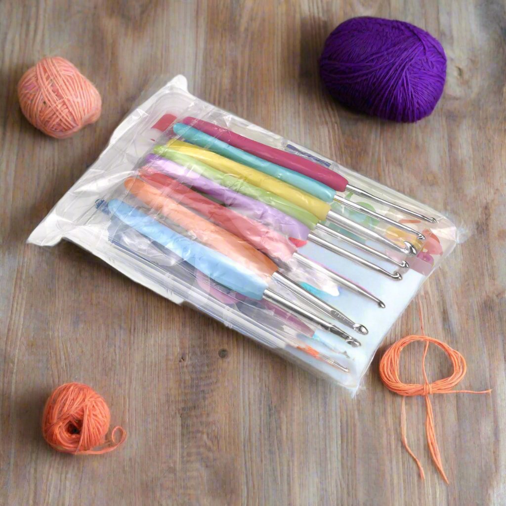 Experience a new skill set with this Crochet tool set, featuring needles, hooks, counting rings, and more! Perfect for bonding with your child and ideal for art projects for any boy or girl. Unleash your creativity and have fun! Storage box included! Deli