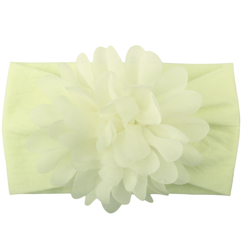 Get ready to add some cuteness to any outfit with our adorable flower headband, perfect for both playtime and special events!