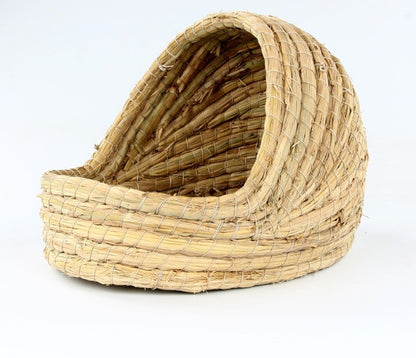 straw bed