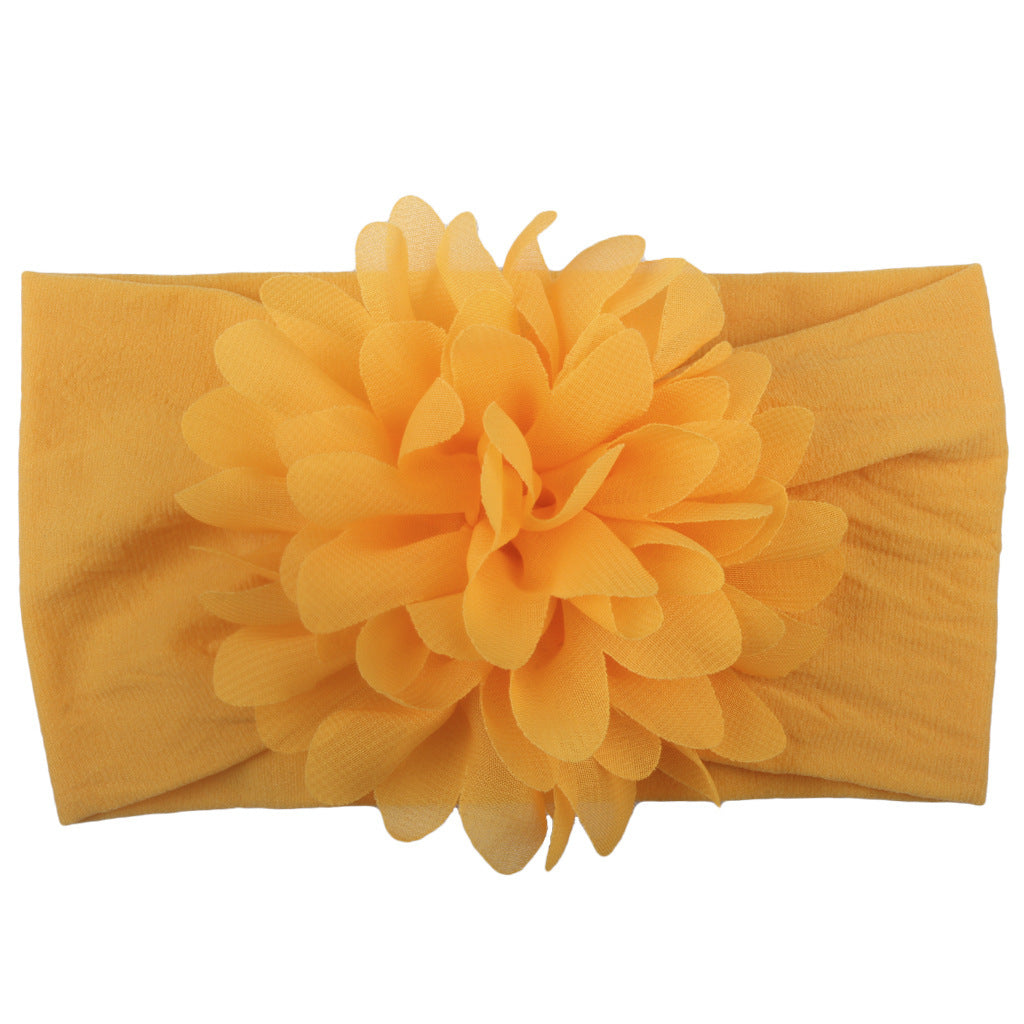 Get ready to add some cuteness to any outfit with our adorable flower headband, perfect for both playtime and special events!