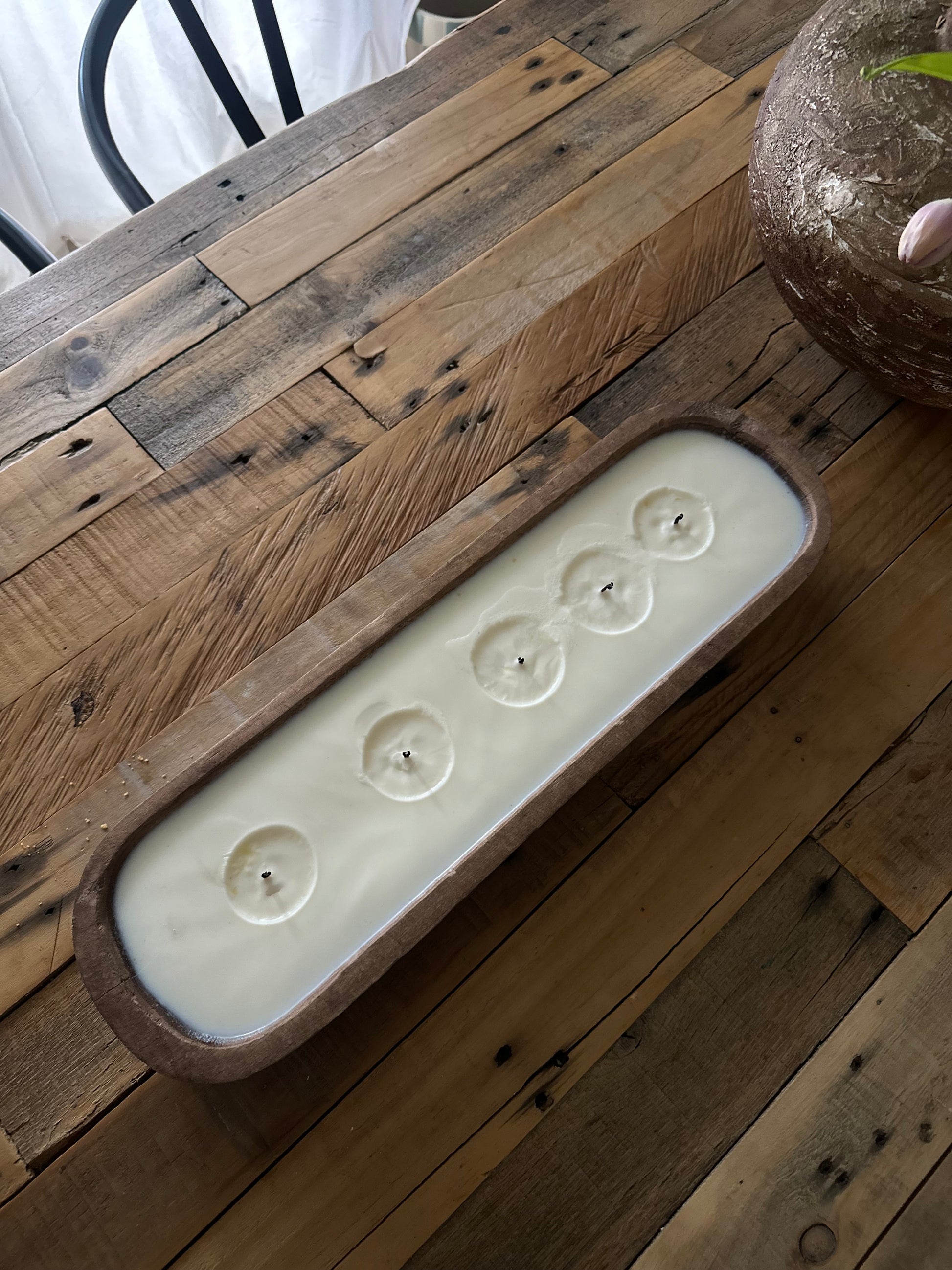 Enhance your space with our luxurious 20" 5 wick candle dough bowl, crafted with organic bee and soy wax. Personalize your experience by requesting your preferred essential oil fragrance, such as Lavender, Rose, Vanilla, Frangipani, Gardenia, Neroli, Jasm