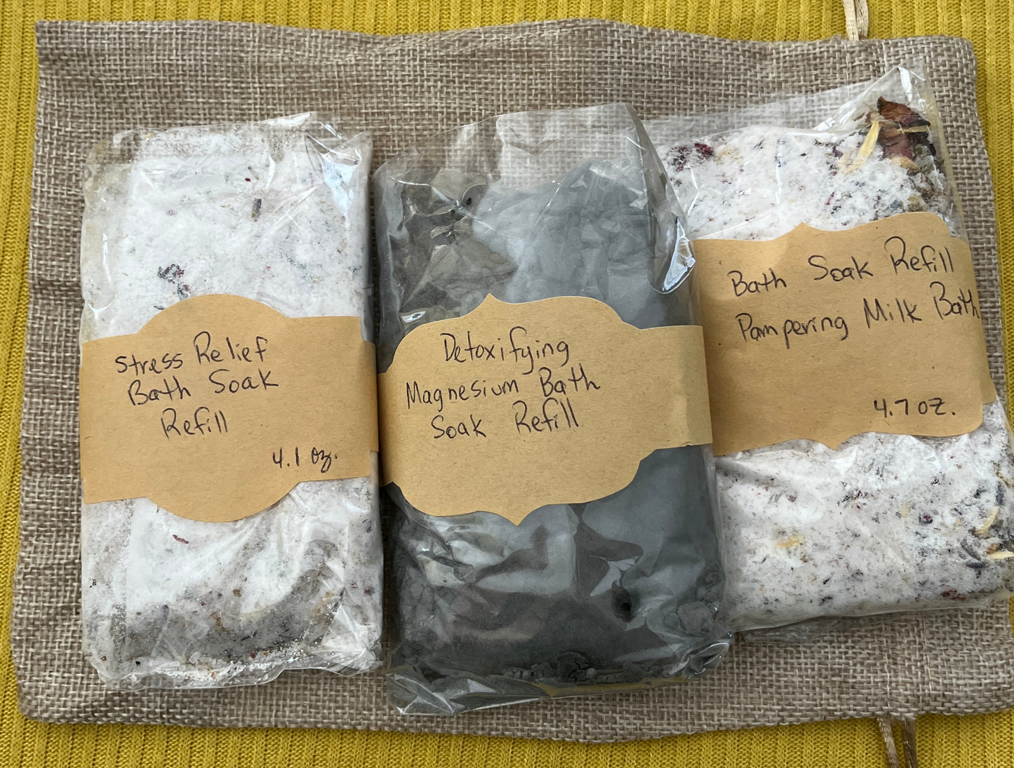 Renewing bath salt soak 3-pack is a perfect way to de-stress, detoxify, and pamper yourself. This set not only benefits your well-being but also makes a great gift for others. The blend of salts and essential oils helps to relax the body and mind, making