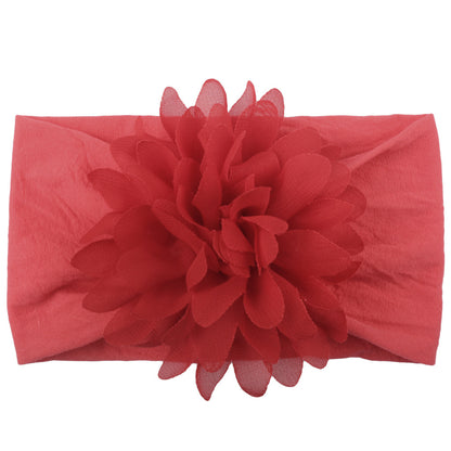 Get ready to add some cuteness to any outfit with our adorable flower headband, perfect for both playtime and special events!