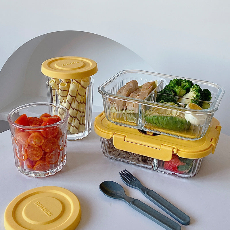 Expertly prepare and transport your meals with our Borosilicate Glass Lunch Box and convenient condiment cups. Made with heat-resistant glass, this lunch box features 2-3 compartments with a capacity of 1000ml each, along with 2 additional glass cups perf