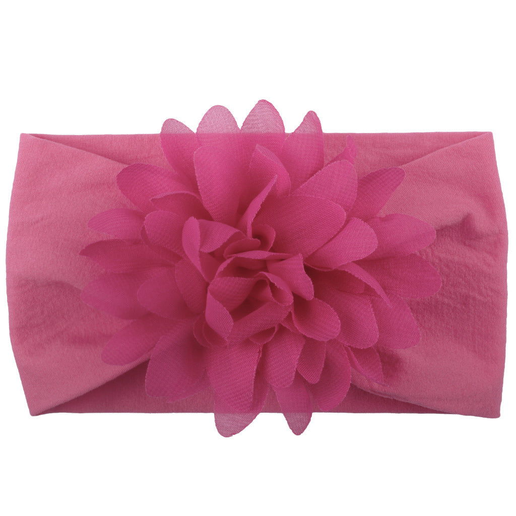 Get ready to add some cuteness to any outfit with our adorable flower headband, perfect for both playtime and special events!