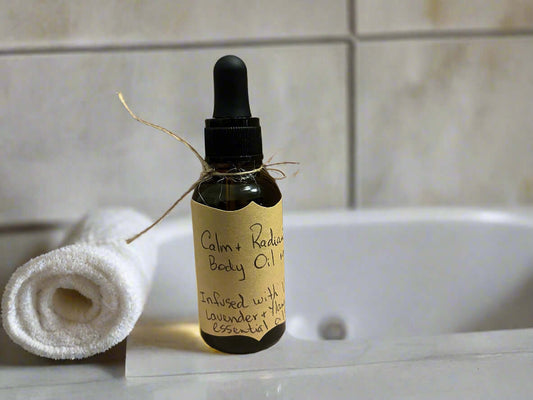 Calm & radiant body oil made with hemp-castor-jojoba oil blend and infused with Vitamin E and Lavender & Ylang Ylang special blend of essential oils Packed with essential oils and natural ingredients, Calm & Radiant Body Oil offers numerous benefits for y