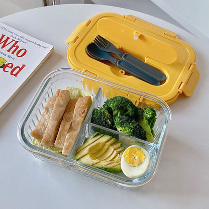 Expertly prepare and transport your meals with our Borosilicate Glass Lunch Box and convenient condiment cups. Made with heat-resistant glass, this lunch box features 2-3 compartments with a capacity of 1000ml each, along with 2 additional glass cups perf